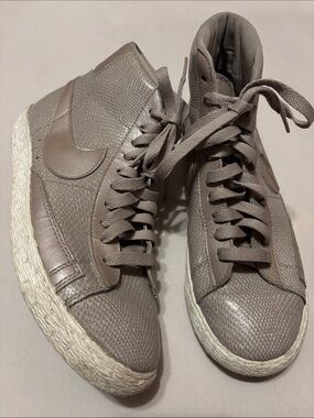 Nike Blazer Mid Pink Snakeskin Size 8